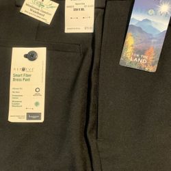 NWT Haggar Men’s Size 32W X30L Dress Pant Black.