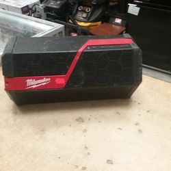    MILWAUKEE  2891-20 Wireless Jobsite Speaker with Bluetooth ......