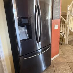 Black Stainless Steel Samsung 25” Cubic 