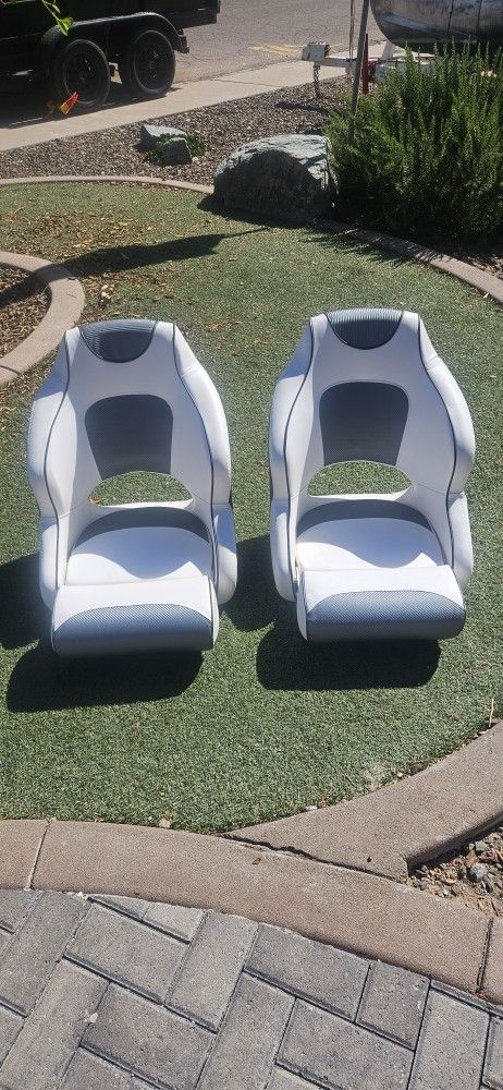 2 new seats for boat
