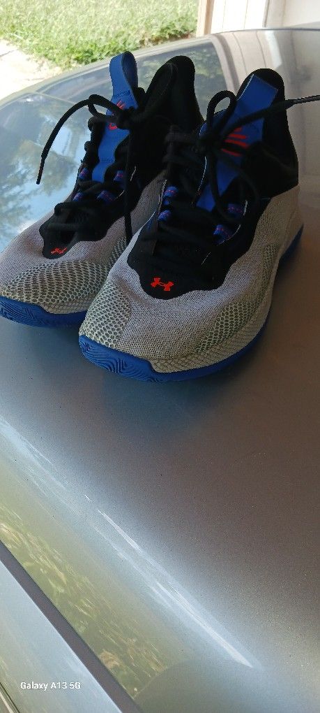 Under Armour Hovr Curry, Black And Gray, Size 8 Men/9.5 Women $35