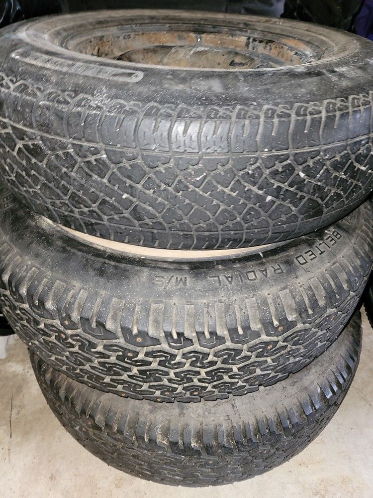 3 215 / 75r14 original 5 lug rims