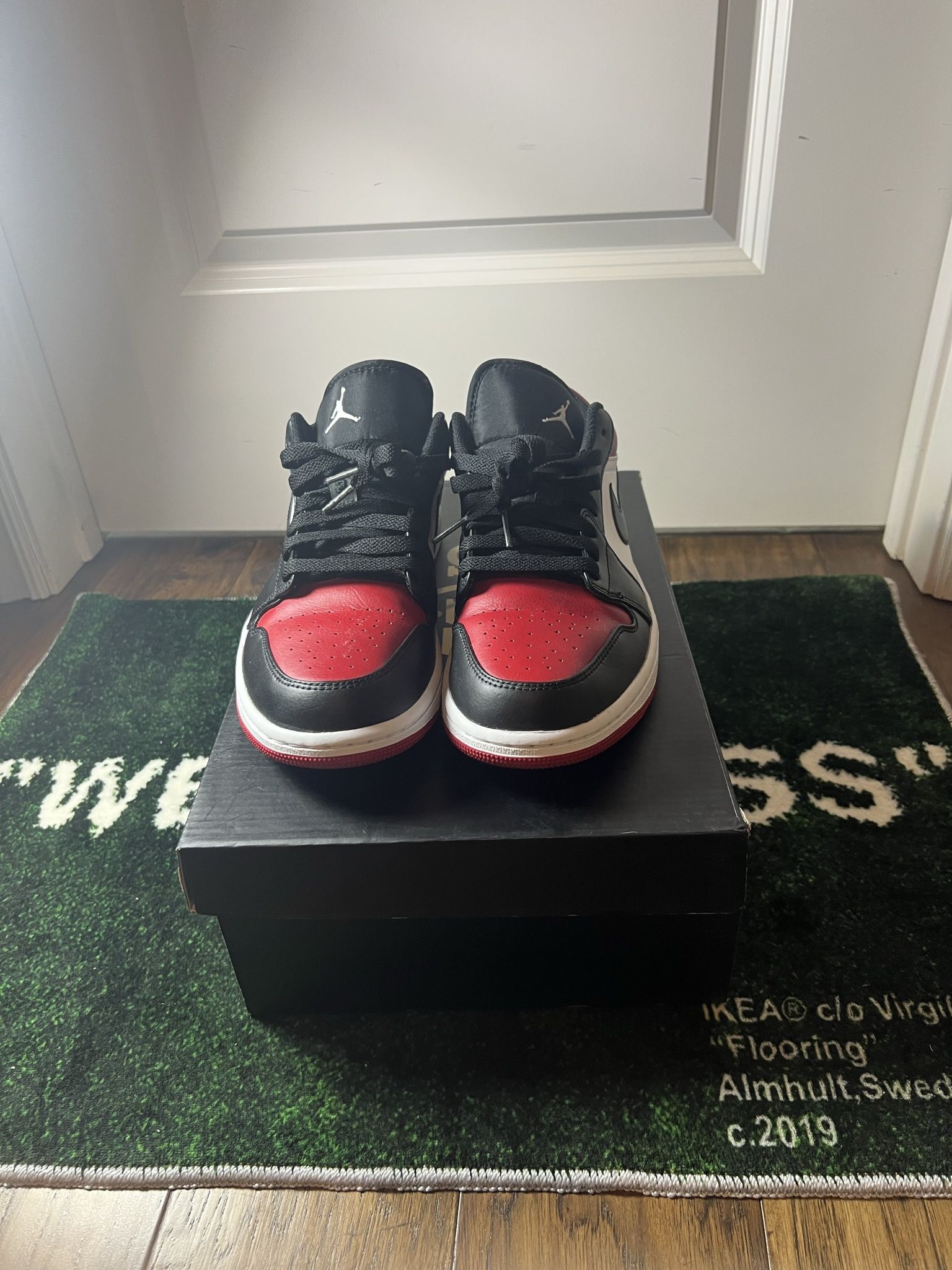 Size 8.5 Jordan 1 Low Bred Toe