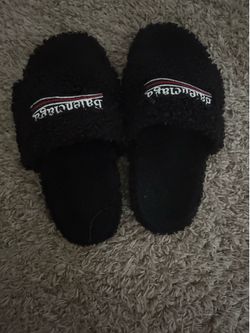 Balenciaga fury slides black