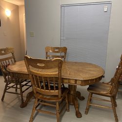 For Sale Six Chairs Dinning Table $200