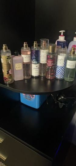 Perfumes read description