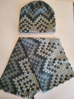 New GREEN Fleece Beanie Hat and Scarf set Adult sz Hand Crafted