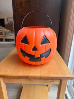 HALLOWEEN BUCKET
