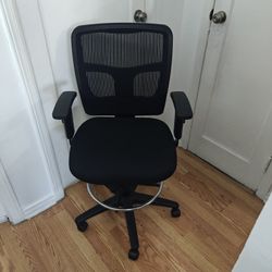 Black Mesh Office Chair with Padded Seat