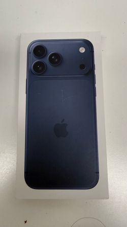 iPhone 17 pro max with Service !