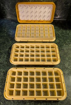 • Ice Cube Tray x3, w/ Matching Lid x1, small yellow