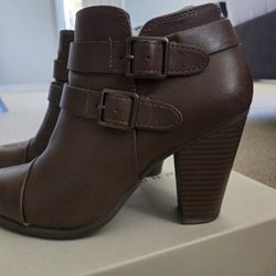 Women's Boots - Size 7.5