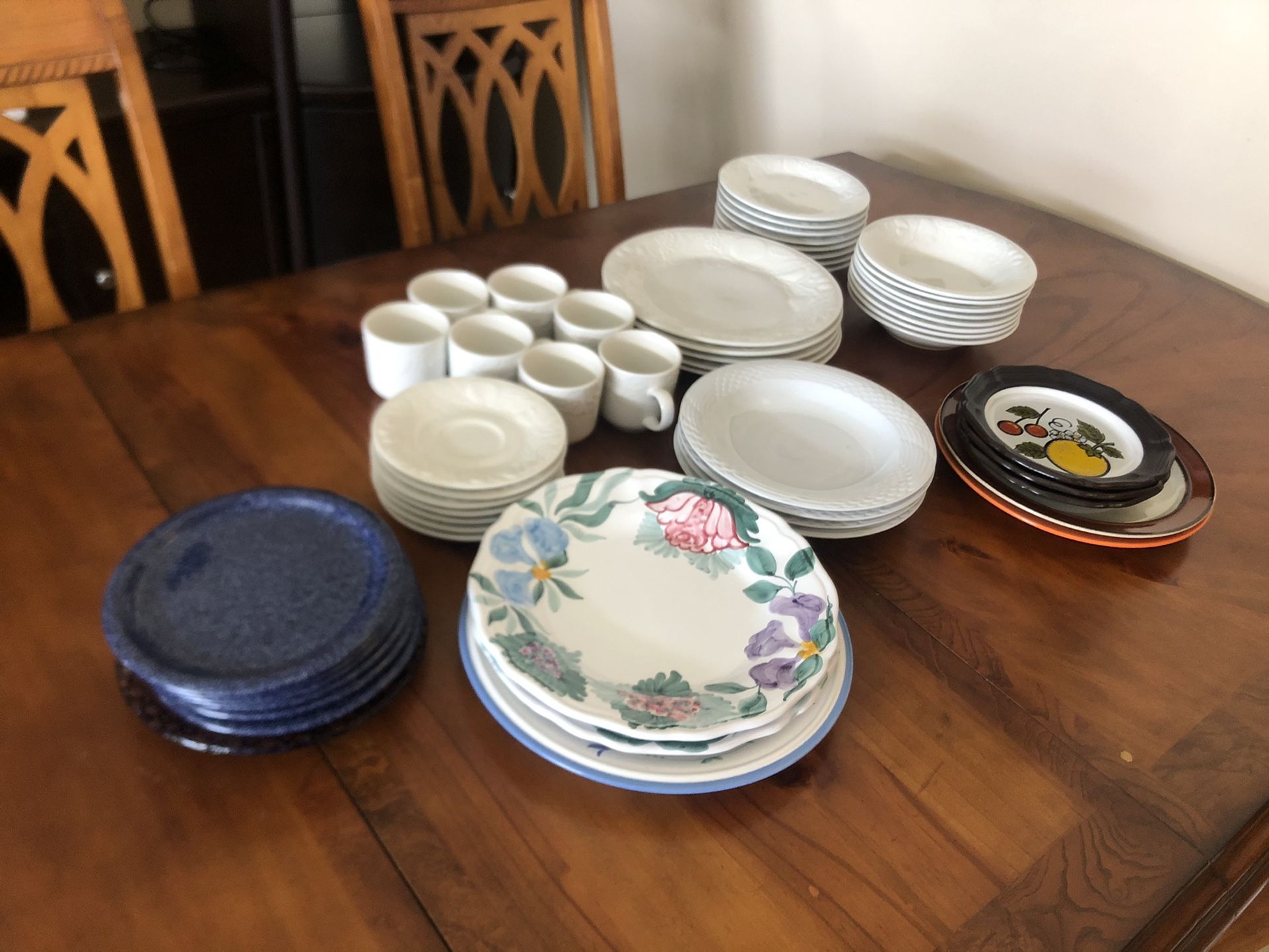 Porcelain Dinnerware Set