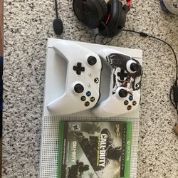 Xbox One S 500gb Two Controller N Headset N Cooling Fans 