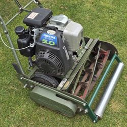 California Clipper 5hp Honda Reel Mover