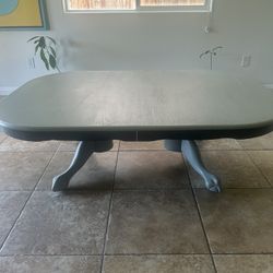 coffee table / low table