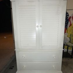 Tv Stand/Dresser Broyhill And Desk