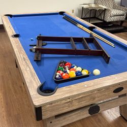 pool table 
