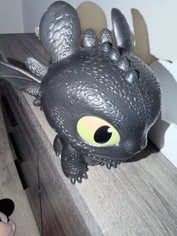 Toothless popcorn bucket