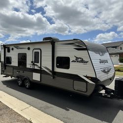 2022 Jayco Jay Flight 29 Ft Half Ton Total Travel Trailer In Excellent Condition
