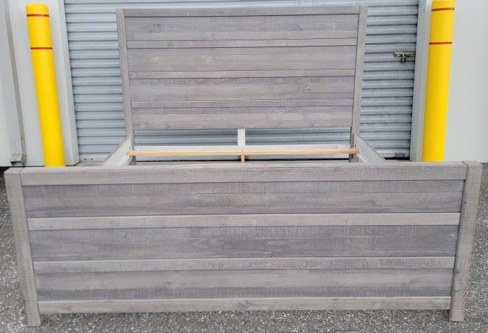 (FREE DELIVERY) Pemberly Row Solid Wood King Bed in Antique Gray