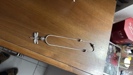 Pandora original de plata esterlina solida (925) con un dije de libélula a