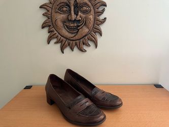 Naturalizer Brown Leather Heeled Loafers (8.5-9)