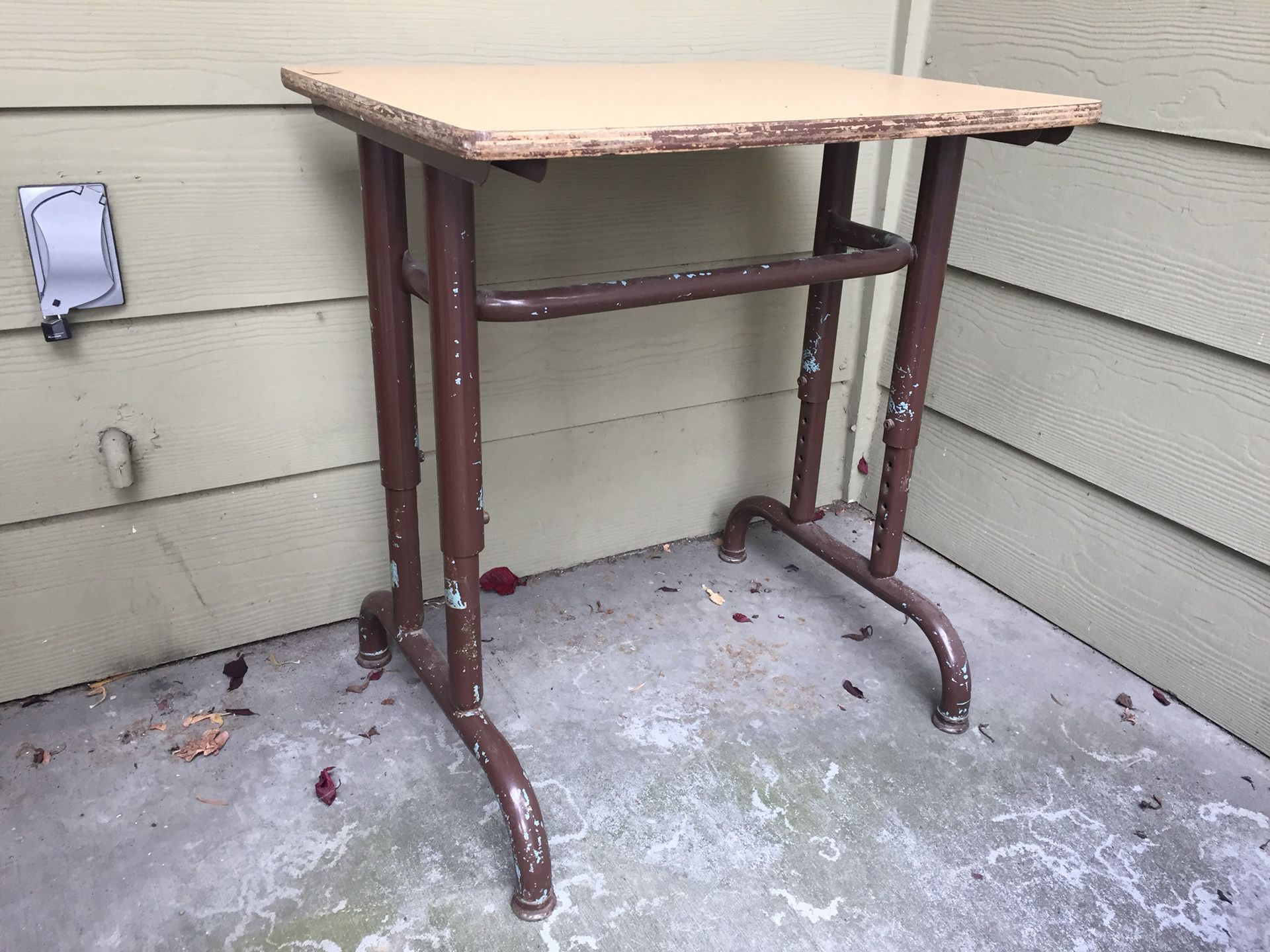 Free Small Wood Metal Table Desk