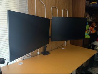 2 Koorui Moniters  100hz