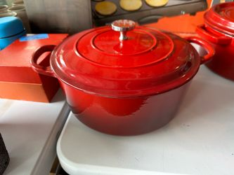 Ceramic coated cast iron Dutch oven