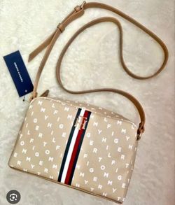 TOMMY HILFIGHER BEIGE MONOGRAM SIGNATURE STRIPE CROSSBODY BAG