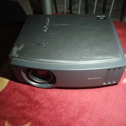 Sony VPL-AW15 Bravia Home Theater 3LCD Projector
