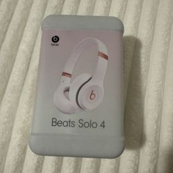 Beats Solo 4