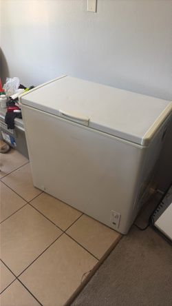 Koolatron 7.0 Cu Ft Chest Freezer – Excellent Condition