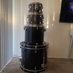Used Yamaha Stage Custom 4 Piece Black