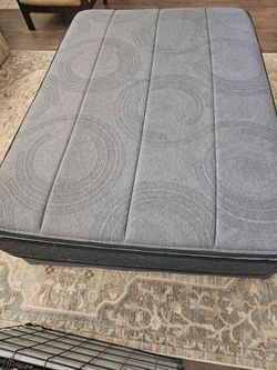 Full size mattress with box spring