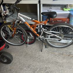 Nice Bike In Goo, Might Need Inner tube or Has A Slow Leak