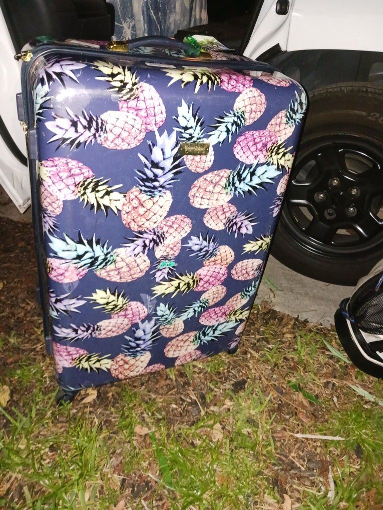 32inht Wheel Hard Shell Jessica Simpson Luggage 20 Firm Look - Main Image