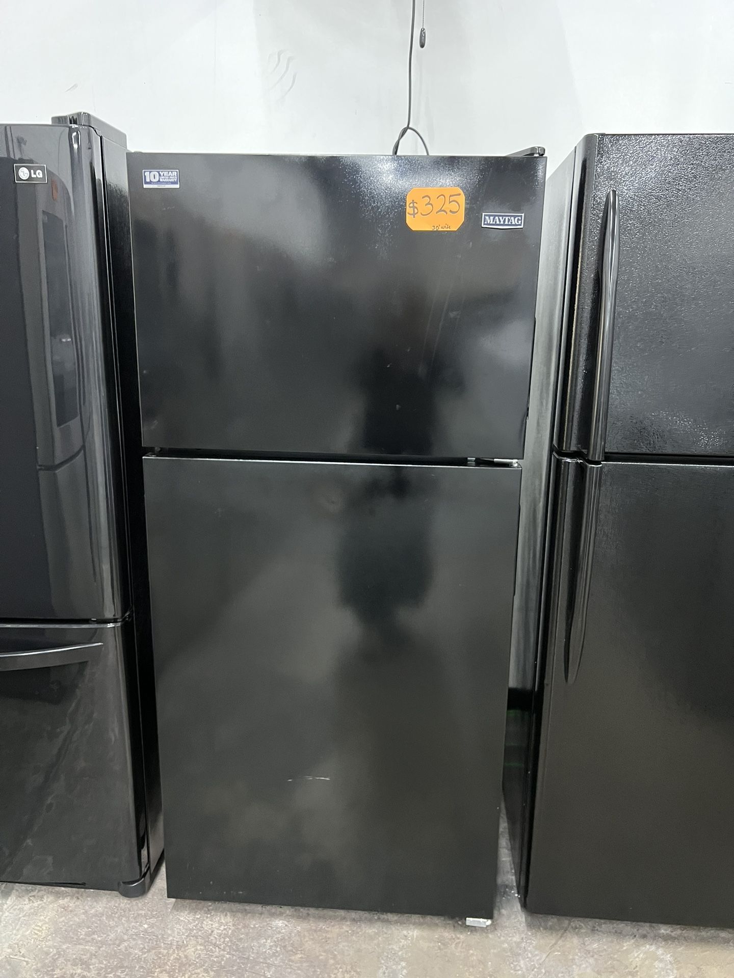 Maytag 30” Wide Top Freezer Black Refrigerator In Excellent Condition 