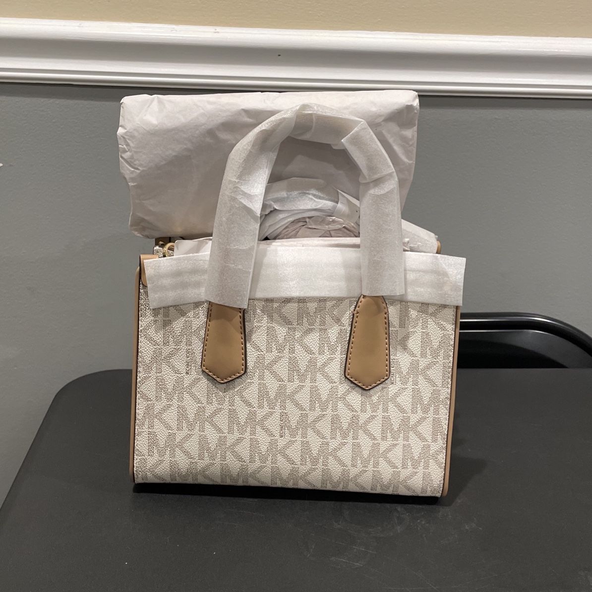 Michael Kors Backpack for Sale in Chicago, IL - OfferUp