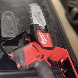  Milwaukee M18 FUEL 8 in. 18V Lithium-Ion Brushless Electric Battery Chainsaw HATCHET Pruning Saw with Extra 8 in. Saw Chain