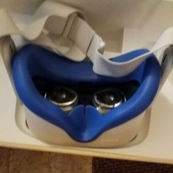 Oculus Quest 2 Advanced Virtual Reality 64 GB VR used Headset ONLY 