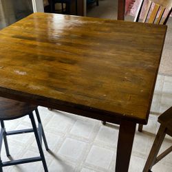 Medium Kitchen Table