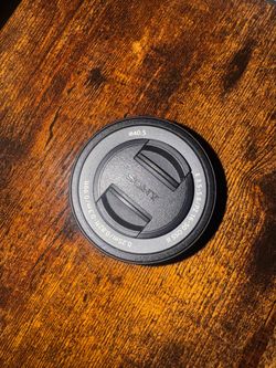 Sony 16-50mm f/3.5-5.6 OSS II Lens – Like New