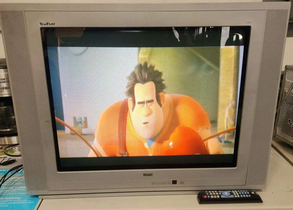 27" CRT TruFlat Color Gaming Television 2005