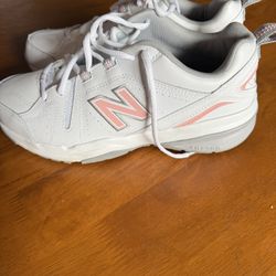 New balance Walking Shoes
