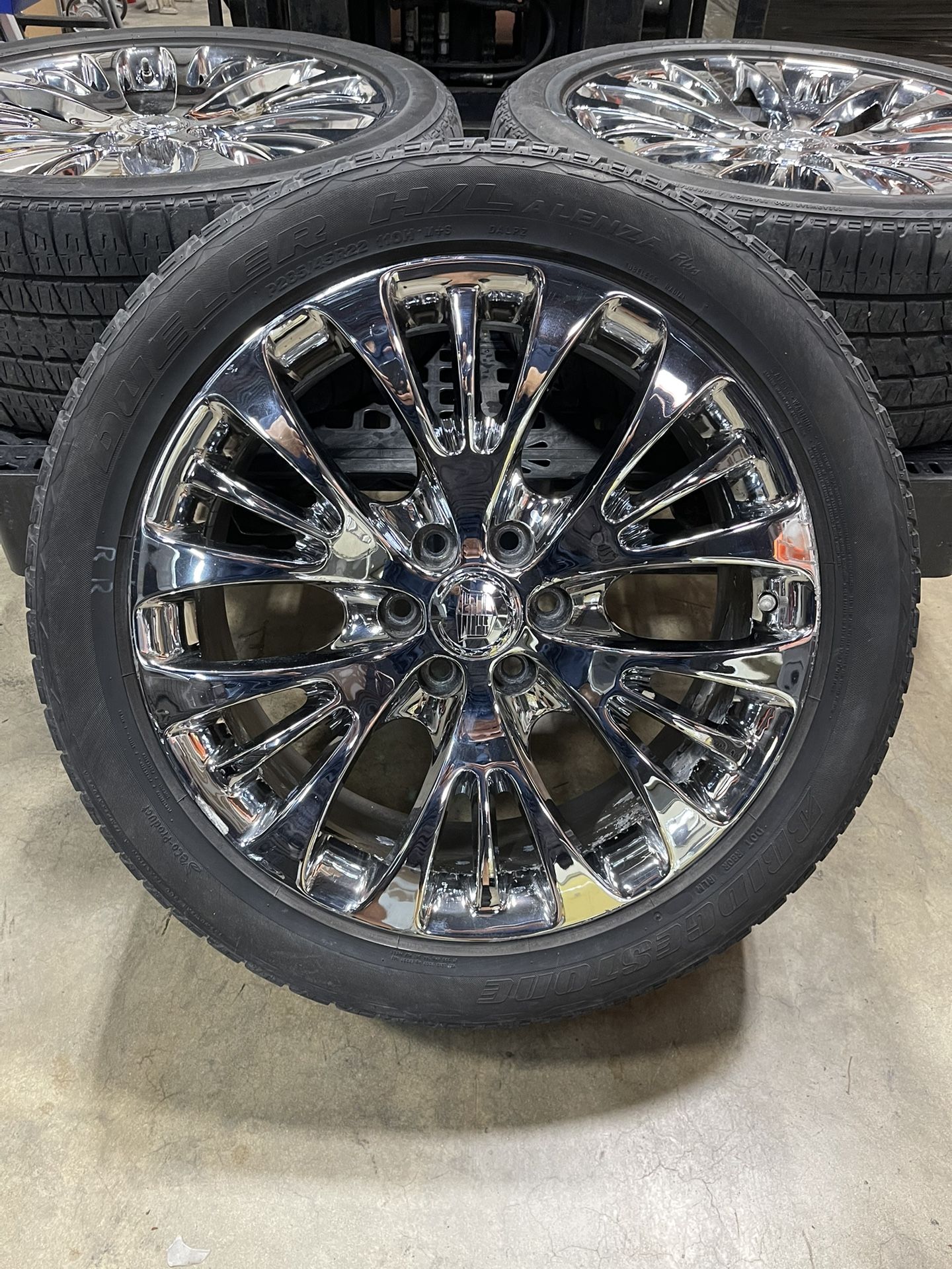 OEM Cadillac Escalade Rims and Tires 2007 - 2014