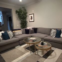 Luxury sectional Just Like New!