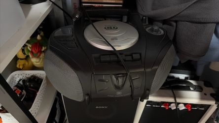 Cd and casette player