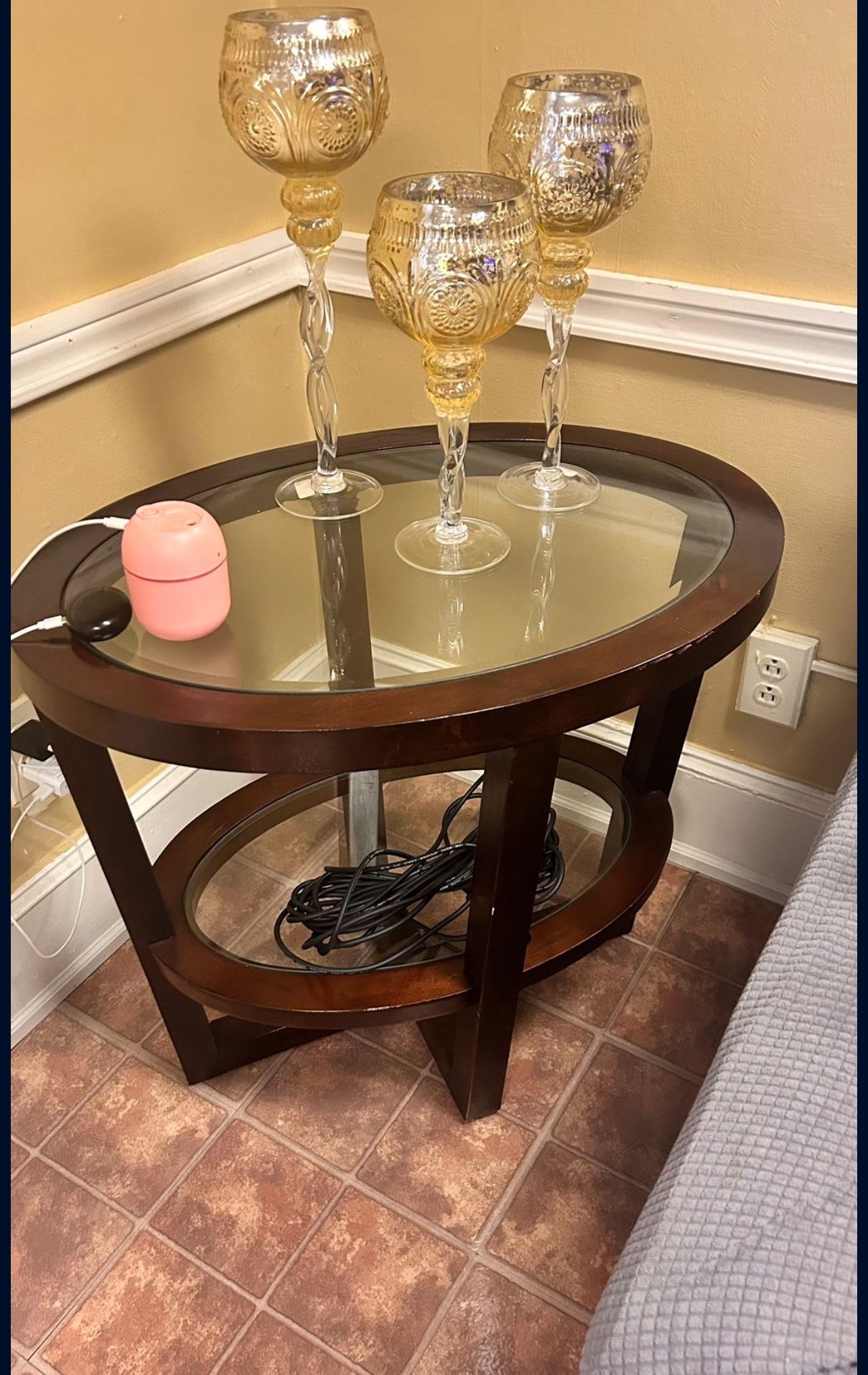 2 Side Tables